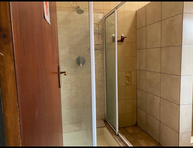 20 BEDROOM HOUSE FOR SALE IN BEDWORTH PARK